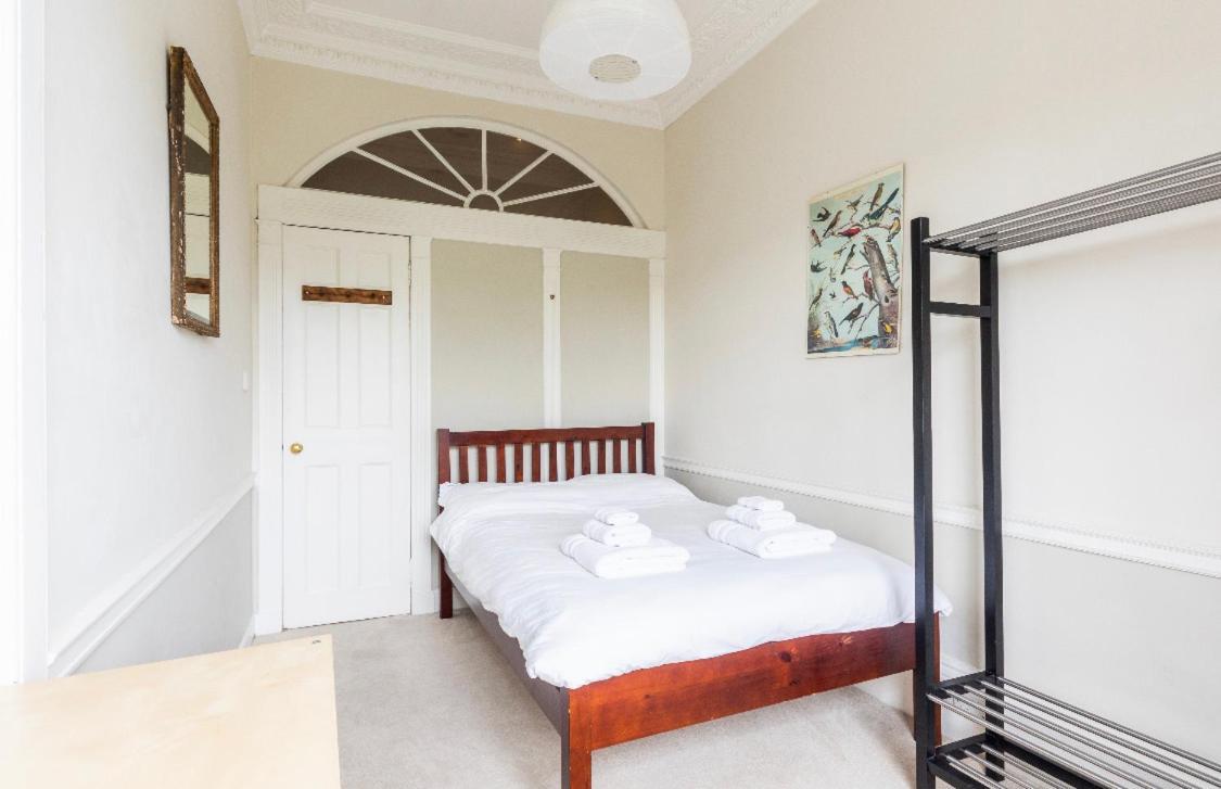 New Town Apartment With Castle View إدنبرة المظهر الخارجي الصورة