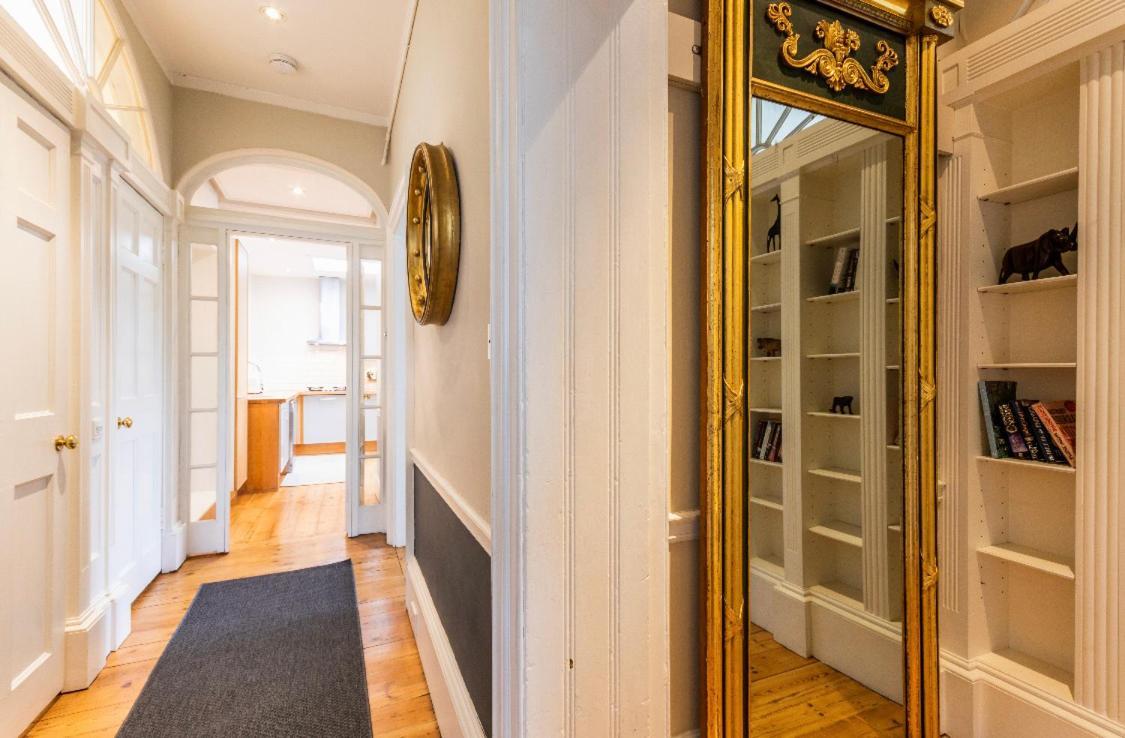 New Town Apartment With Castle View إدنبرة المظهر الخارجي الصورة